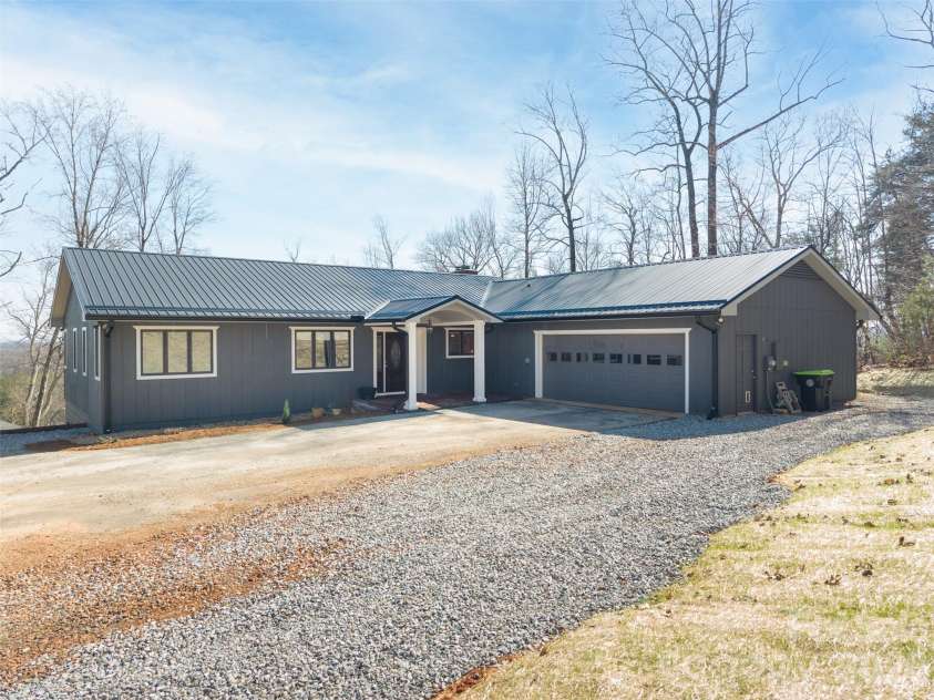 344 Hague Drive, Columbus, NC 28722.  MLS# CAR4350359, YatesRealty ID 6377. Front of home