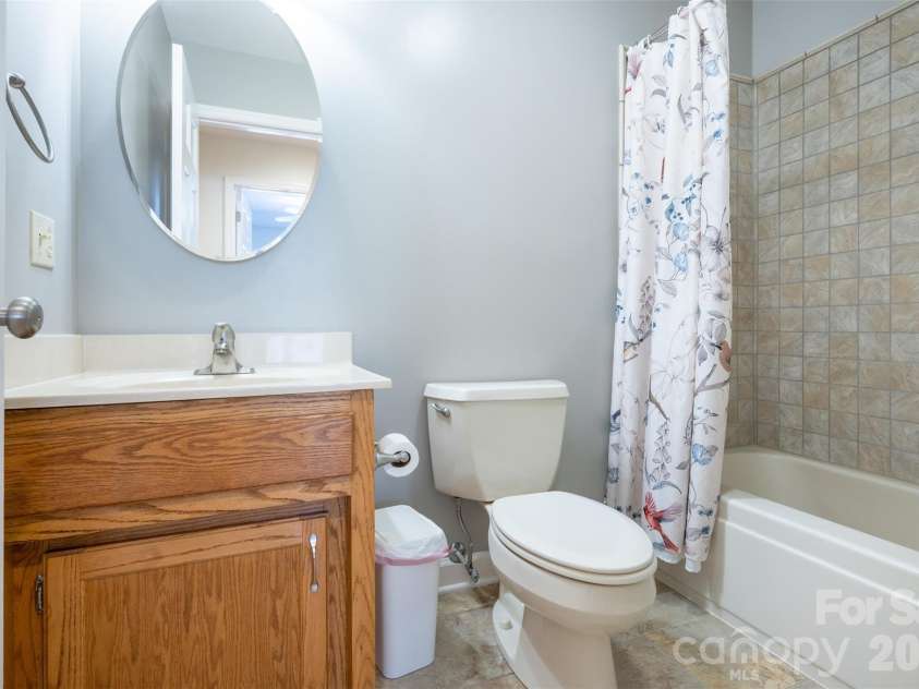 344 Hague Drive, Columbus, NC 28722.  MLS# CAR4350359, YatesRealty ID 6377. Hall full bath