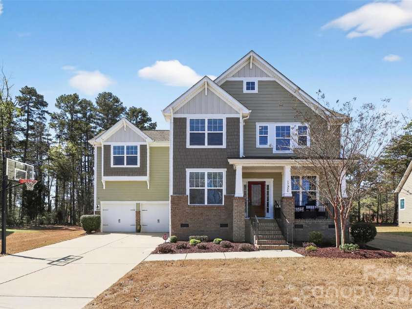 17320 Belmont Stakes Lane, Charlotte, NC 28278.  MLS# CAR4357373, YatesRealty ID 6378. 