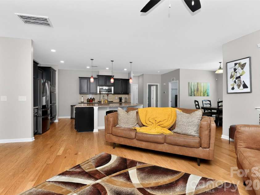 17320 Belmont Stakes Lane, Charlotte, NC 28278.  MLS# CAR4357373, YatesRealty ID 6378. 