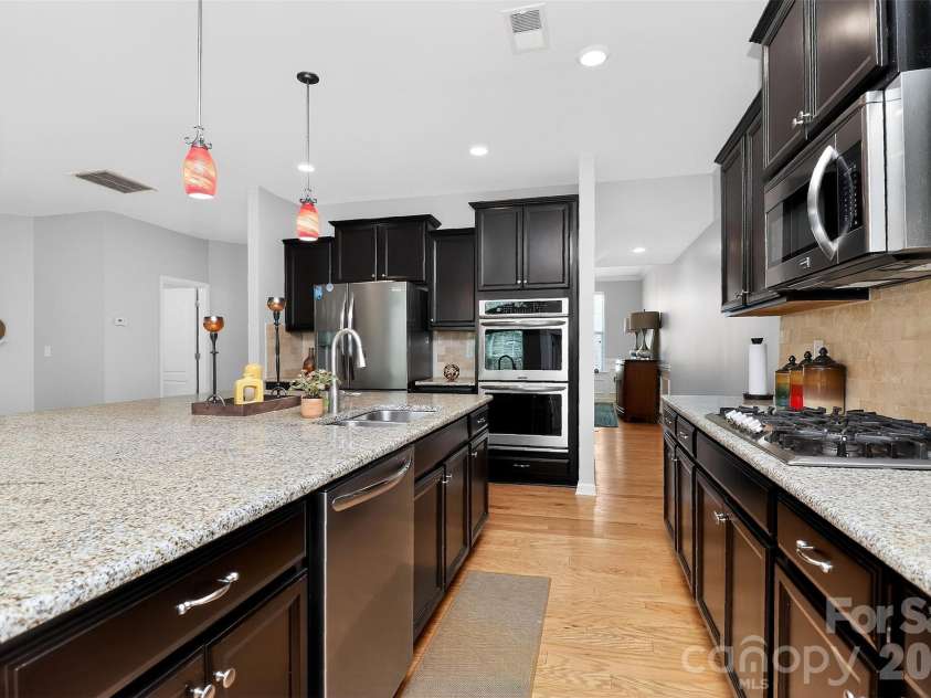 17320 Belmont Stakes Lane, Charlotte, NC 28278.  MLS# CAR4357373, YatesRealty ID 6378. 