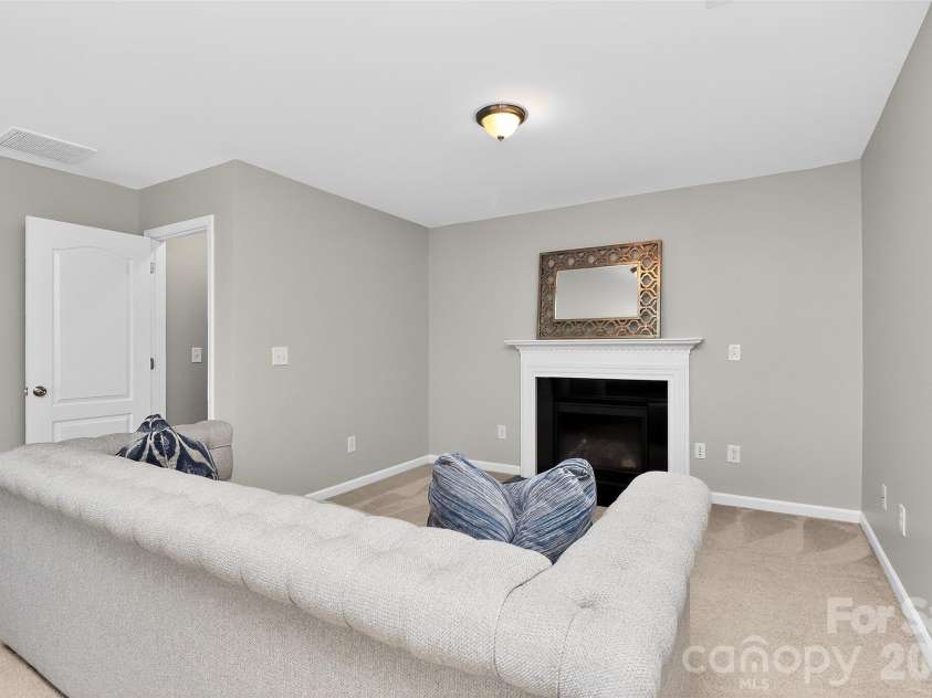 17320 Belmont Stakes Lane, Charlotte, NC 28278.  MLS# CAR4357373, YatesRealty ID 6378. 