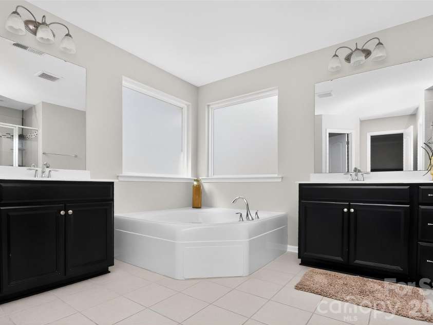 17320 Belmont Stakes Lane, Charlotte, NC 28278.  MLS# CAR4357373, YatesRealty ID 6378. 