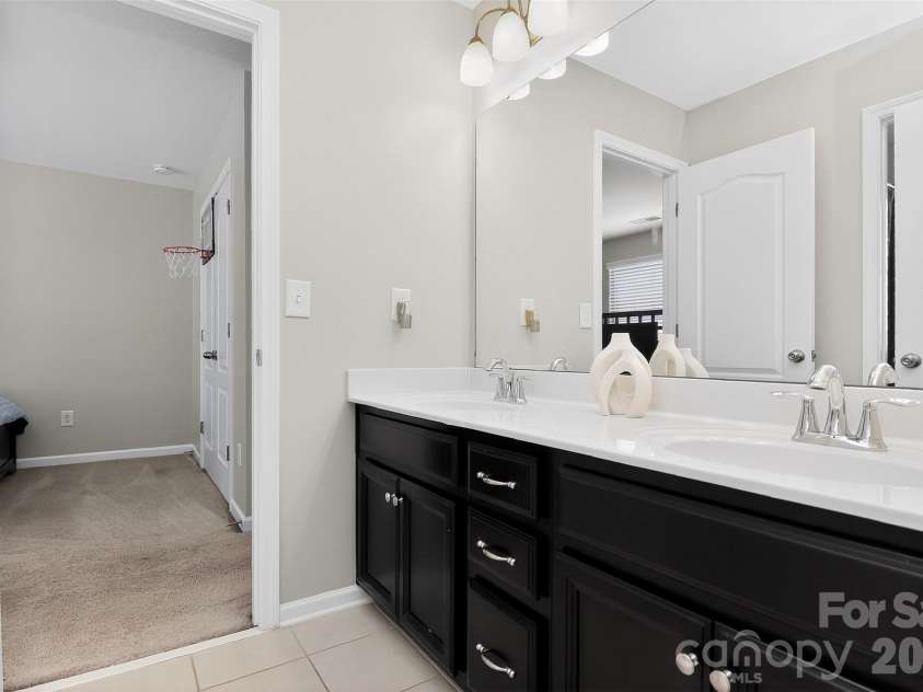 17320 Belmont Stakes Lane, Charlotte, NC 28278.  MLS# CAR4357373, YatesRealty ID 6378. 