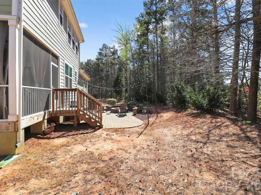 17320 Belmont Stakes Lane, Charlotte, NC 28278.  MLS# CAR4357373, YatesRealty ID 6378. 