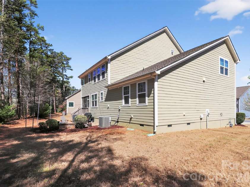 17320 Belmont Stakes Lane, Charlotte, NC 28278.  MLS# CAR4357373, YatesRealty ID 6378. 