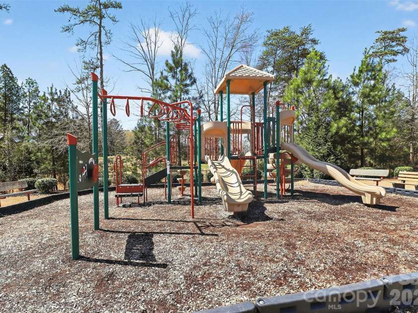 17320 Belmont Stakes Lane, Charlotte, NC 28278.  MLS# CAR4357373, YatesRealty ID 6378. 