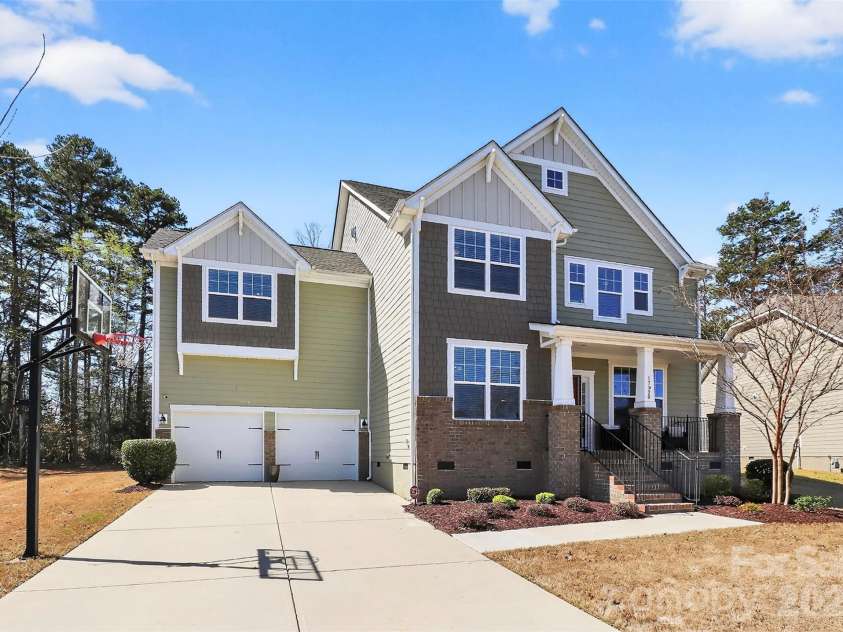 17320 Belmont Stakes Lane, Charlotte, NC 28278.  MLS# CAR4357373, YatesRealty ID 6378. 