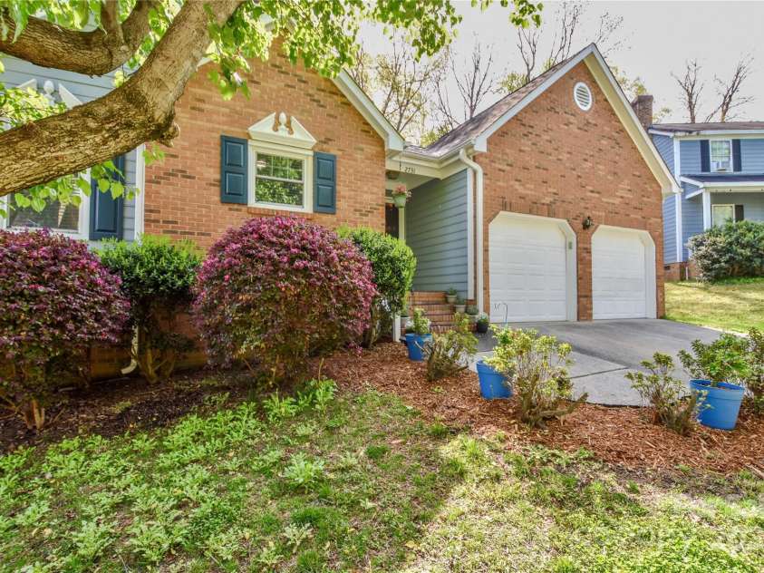 2731 Bishopton Place, Charlotte, NC 28216.  MLS# CAR4242664, YatesRealty ID 6378. 