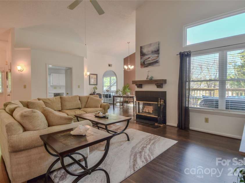 2731 Bishopton Place, Charlotte, NC 28216.  MLS# CAR4242664, YatesRealty ID 6378. 