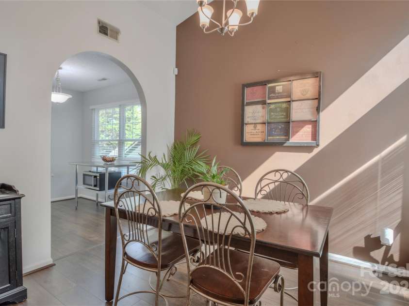 2731 Bishopton Place, Charlotte, NC 28216.  MLS# CAR4242664, YatesRealty ID 6378. 