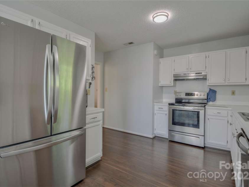 2731 Bishopton Place, Charlotte, NC 28216.  MLS# CAR4242664, YatesRealty ID 6378. 