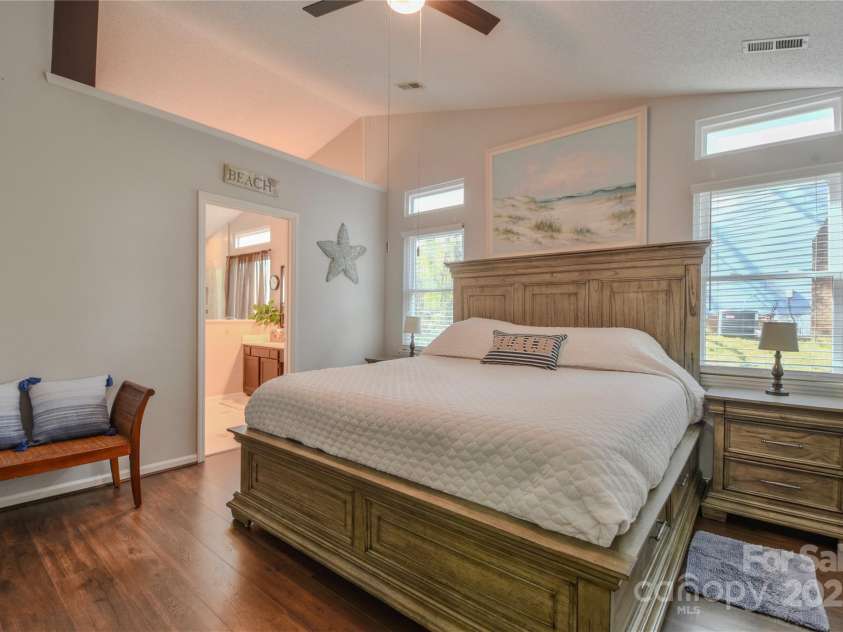 2731 Bishopton Place, Charlotte, NC 28216.  MLS# CAR4242664, YatesRealty ID 6378. 