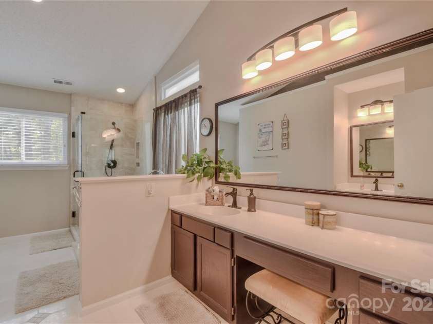 2731 Bishopton Place, Charlotte, NC 28216.  MLS# CAR4242664, YatesRealty ID 6378. 