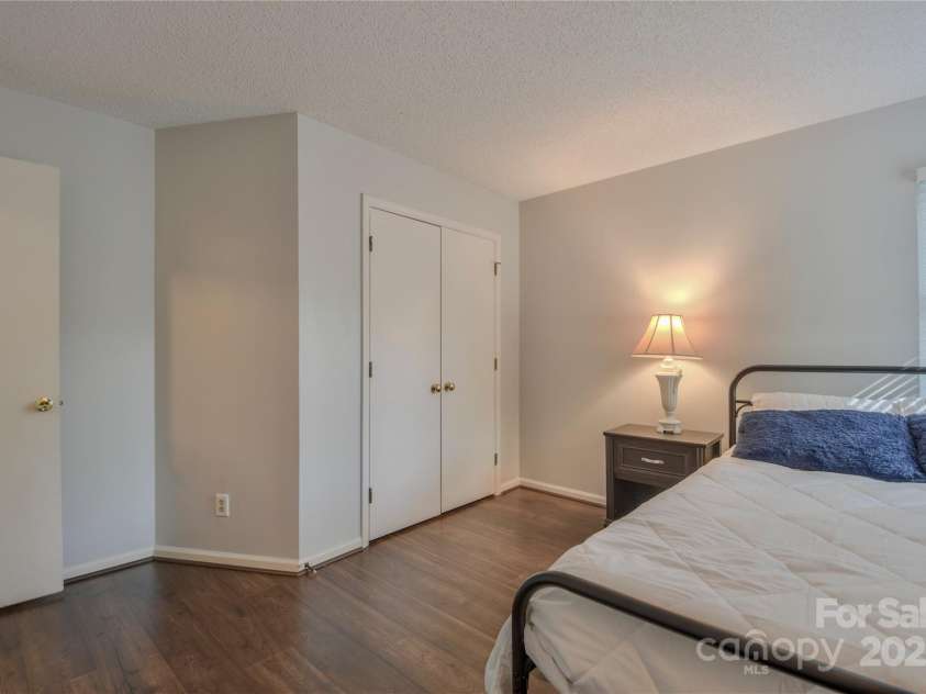 2731 Bishopton Place, Charlotte, NC 28216.  MLS# CAR4242664, YatesRealty ID 6378. 