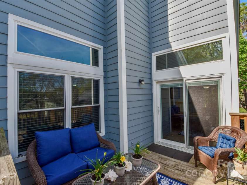 2731 Bishopton Place, Charlotte, NC 28216.  MLS# CAR4242664, YatesRealty ID 6378. 