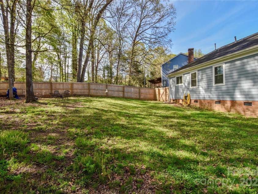 2731 Bishopton Place, Charlotte, NC 28216.  MLS# CAR4242664, YatesRealty ID 6378. 
