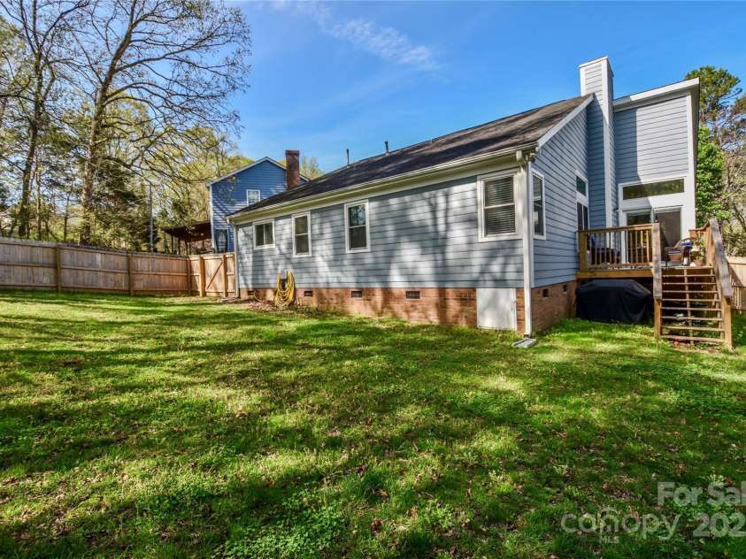 2731 Bishopton Place, Charlotte, NC 28216.  MLS# CAR4242664, YatesRealty ID 6378. 