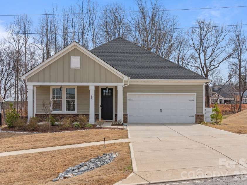 252 Hamrick Road, Cramerton, NC 28032.  MLS# CAR4353313, YatesRealty ID 6379. 