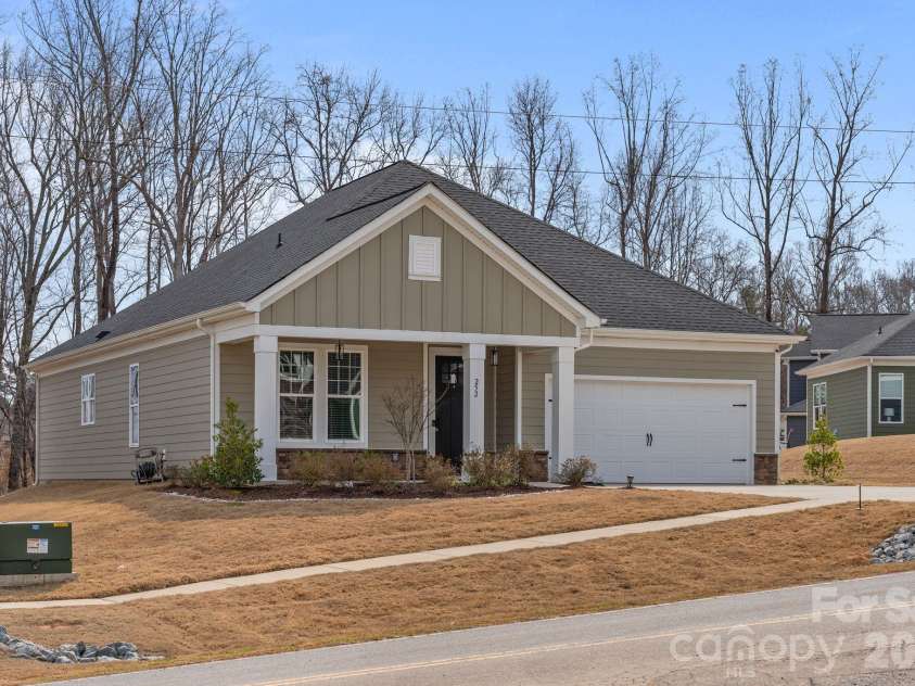 252 Hamrick Road, Cramerton, NC 28032.  MLS# CAR4353313, YatesRealty ID 6379. 