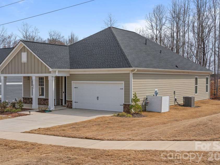 252 Hamrick Road, Cramerton, NC 28032.  MLS# CAR4353313, YatesRealty ID 6379. 