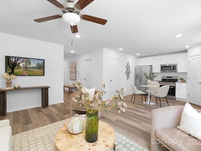 2940 21st Street Lane, Hickory, NC 28601.  MLS# CAR4320296, YatesRealty ID 638. 