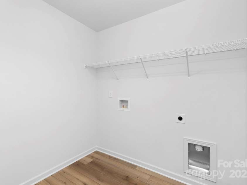 2940 21st Street Lane, Hickory, NC 28601.  MLS# CAR4320296, YatesRealty ID 638. 