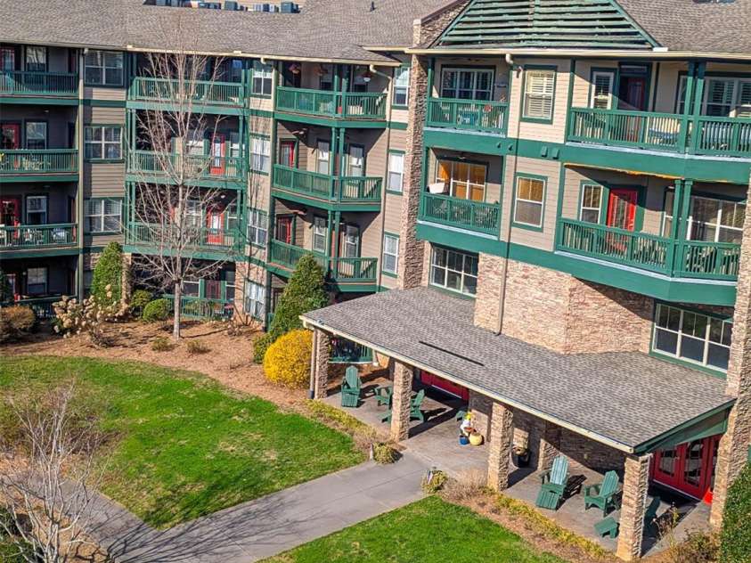 9 Kenilworth Knoll, Asheville, NC 28805.  MLS# CAR4357056, YatesRealty ID 6380. View from balcony