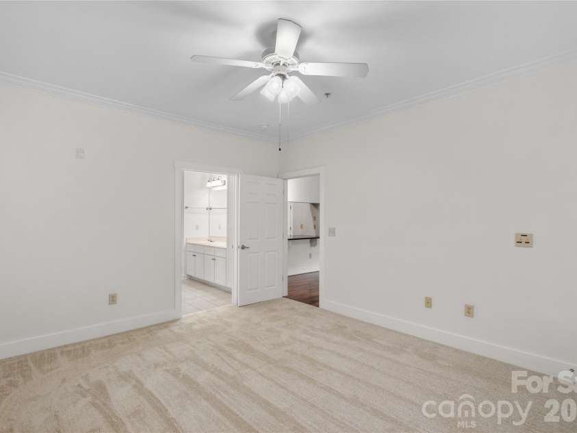 9 Kenilworth Knoll, Asheville, NC 28805.  MLS# CAR4388816, YatesRealty ID 6380. 