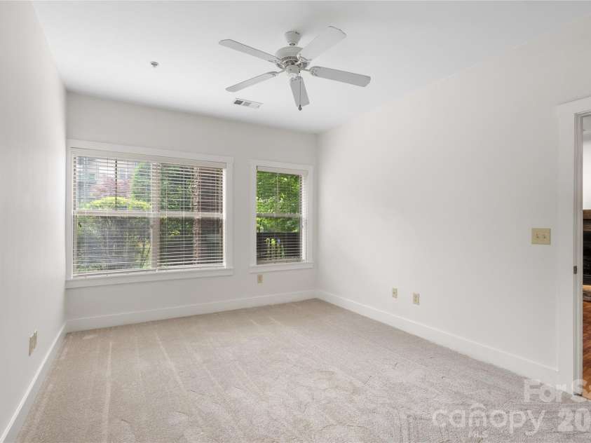 9 Kenilworth Knoll, Asheville, NC 28805.  MLS# CAR4388816, YatesRealty ID 6380. 