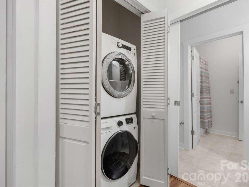 9 Kenilworth Knoll, Asheville, NC 28805.  MLS# CAR4388816, YatesRealty ID 6380. Laundry