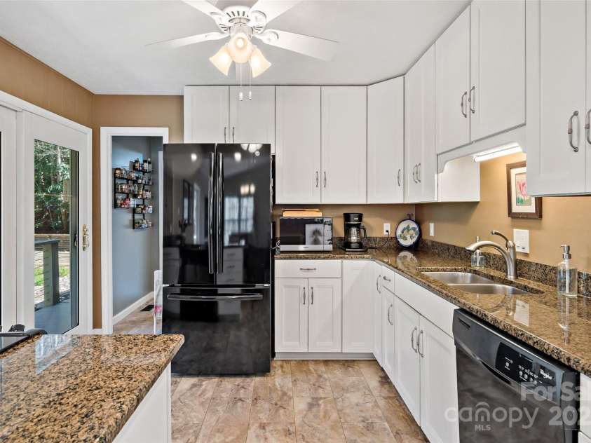 30 Red Oak Forest Road, Fairview, NC 28730.  MLS# CAR4247344, YatesRealty ID 6381. 
