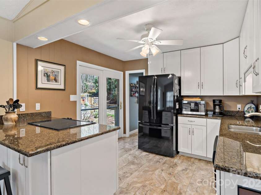 30 Red Oak Forest Road, Fairview, NC 28730.  MLS# CAR4247344, YatesRealty ID 6381. 