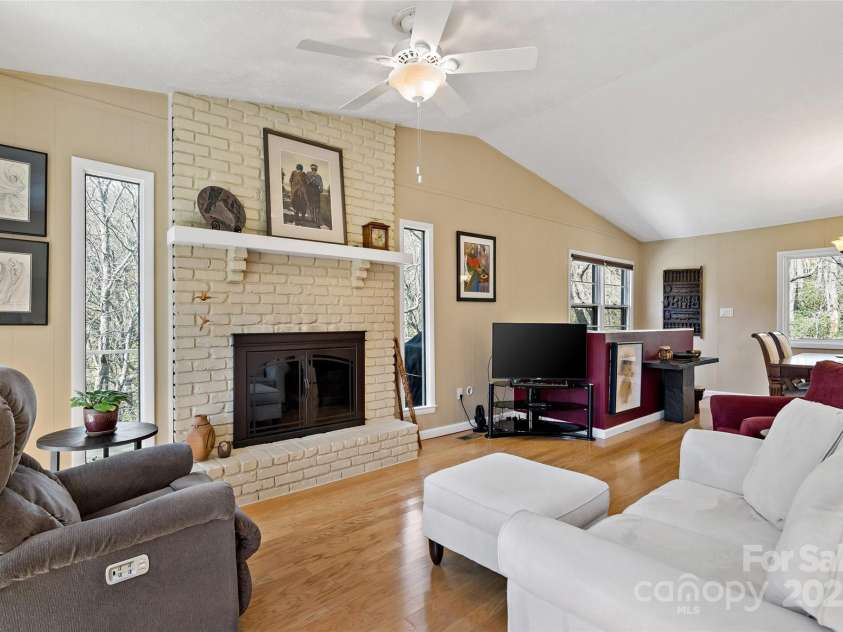 30 Red Oak Forest Road, Fairview, NC 28730.  MLS# CAR4247344, YatesRealty ID 6381. 
