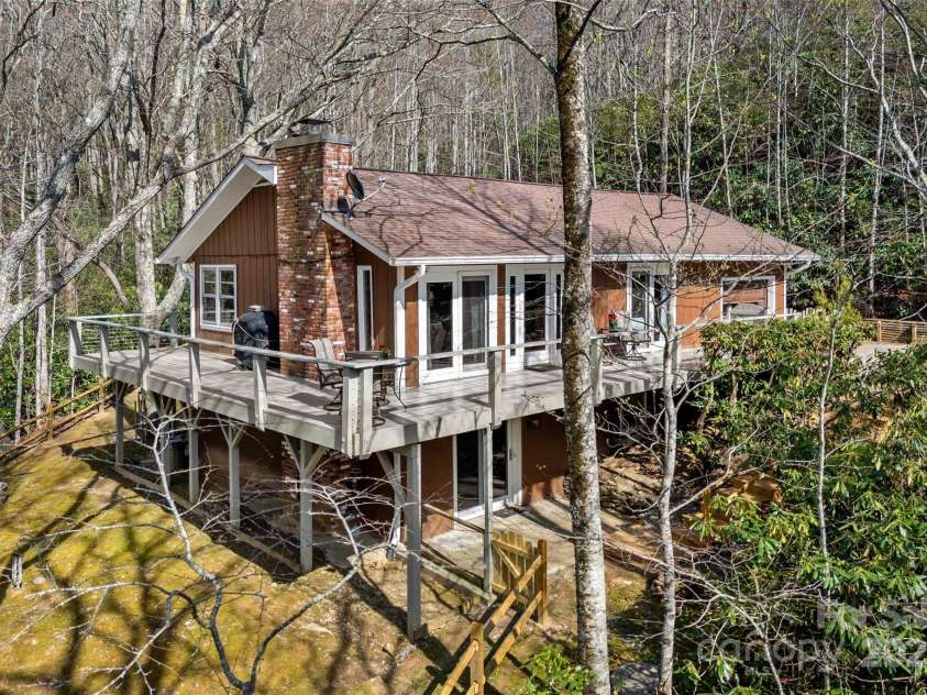 30 Red Oak Forest Road, Fairview, NC 28730.  MLS# CAR4247344, YatesRealty ID 6381. 