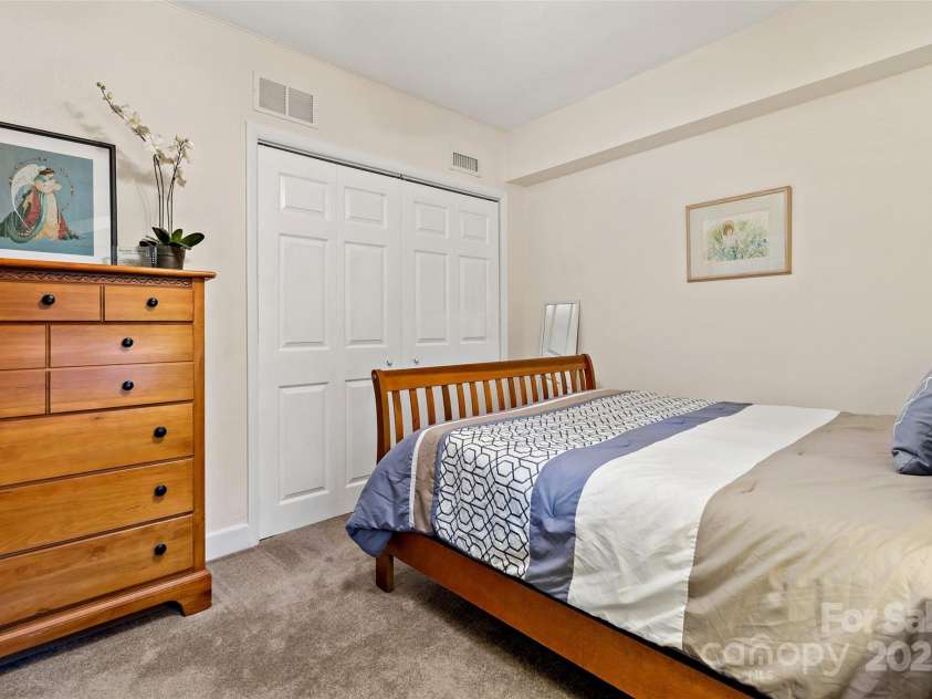 30 Red Oak Forest Road, Fairview, NC 28730.  MLS# CAR4247344, YatesRealty ID 6381. 