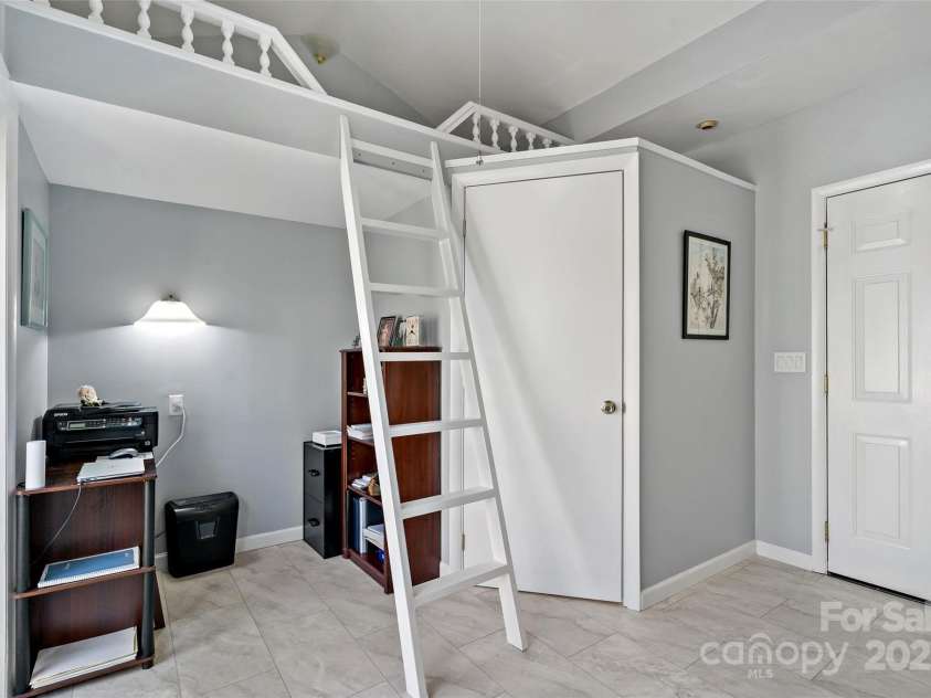 30 Red Oak Forest Road, Fairview, NC 28730.  MLS# CAR4247344, YatesRealty ID 6381. 