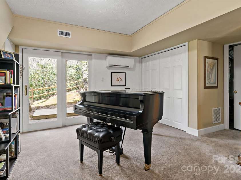 30 Red Oak Forest Road, Fairview, NC 28730.  MLS# CAR4247344, YatesRealty ID 6381. 