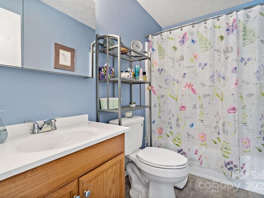 30 Red Oak Forest Road, Fairview, NC 28730.  MLS# CAR4247344, YatesRealty ID 6381. 
