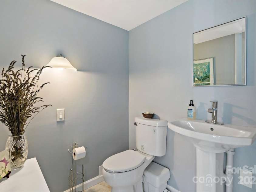 30 Red Oak Forest Road, Fairview, NC 28730.  MLS# CAR4247344, YatesRealty ID 6381. 