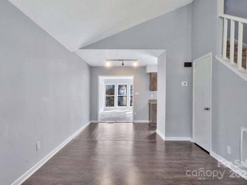 2406 Brook Canyon Drive, Charlotte, NC 28212.  MLS# CAR4237625, YatesRealty ID 6382. 