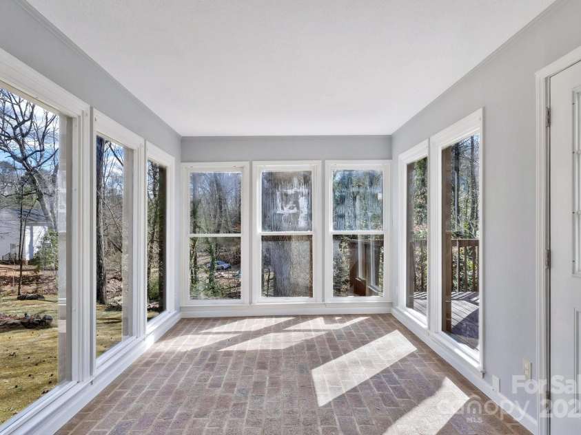 2406 Brook Canyon Drive, Charlotte, NC 28212.  MLS# CAR4237625, YatesRealty ID 6382. 