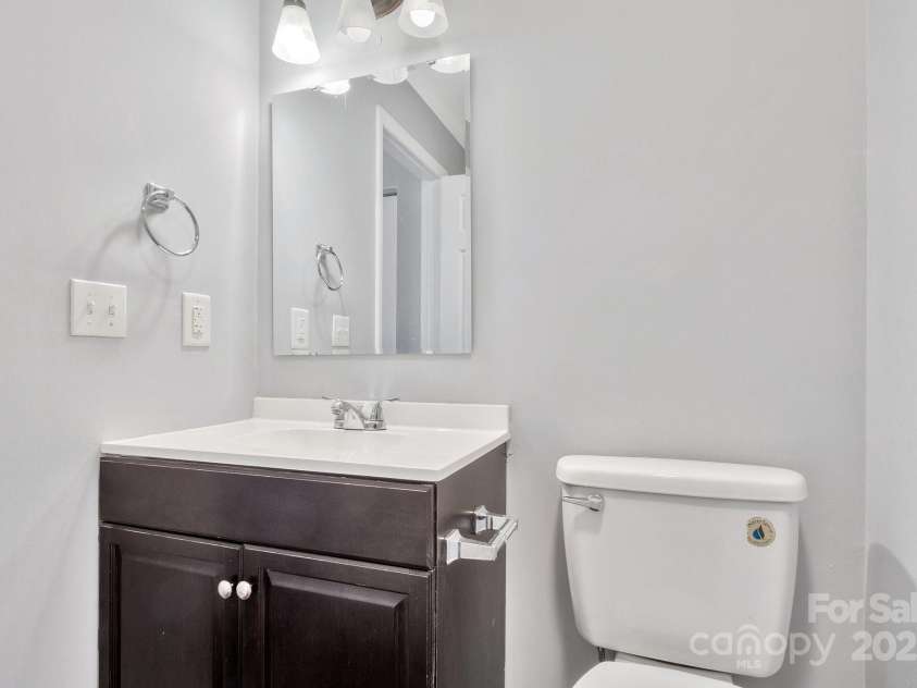 2406 Brook Canyon Drive, Charlotte, NC 28212.  MLS# CAR4237625, YatesRealty ID 6382. 