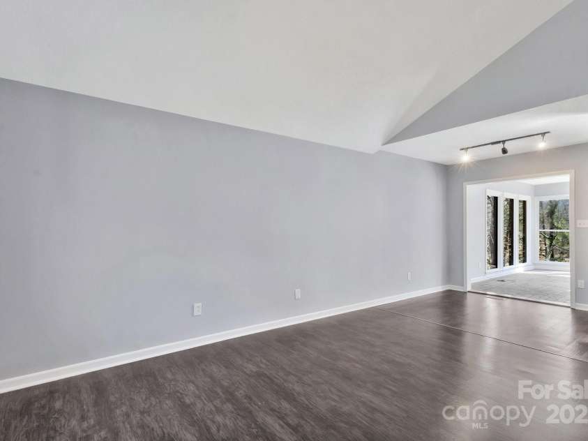 2406 Brook Canyon Drive, Charlotte, NC 28212.  MLS# CAR4237625, YatesRealty ID 6382. 