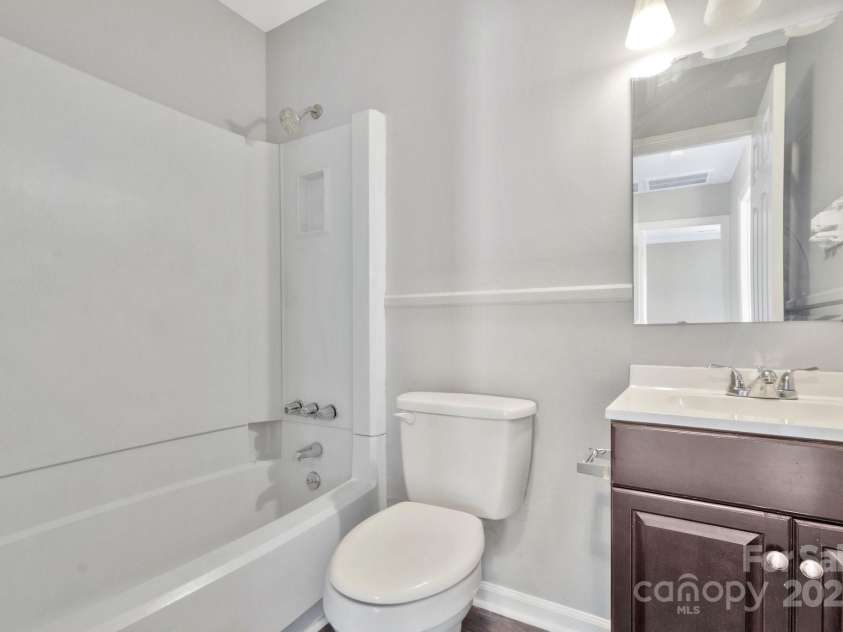 2406 Brook Canyon Drive, Charlotte, NC 28212.  MLS# CAR4237625, YatesRealty ID 6382. 