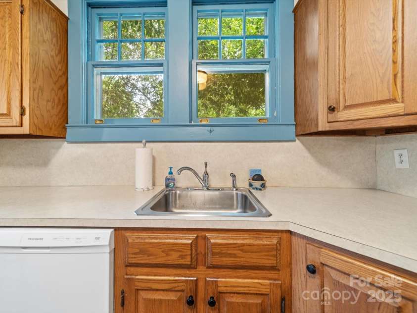 208 Park Avenue, Wadesboro, NC 28170.  MLS# CAR4243171, YatesRealty ID 6383. 