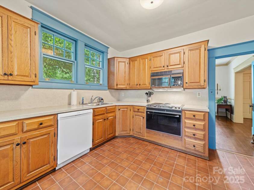 208 Park Avenue, Wadesboro, NC 28170.  MLS# CAR4243171, YatesRealty ID 6383. 