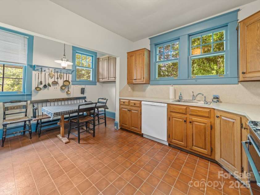 208 Park Avenue, Wadesboro, NC 28170.  MLS# CAR4243171, YatesRealty ID 6383. 