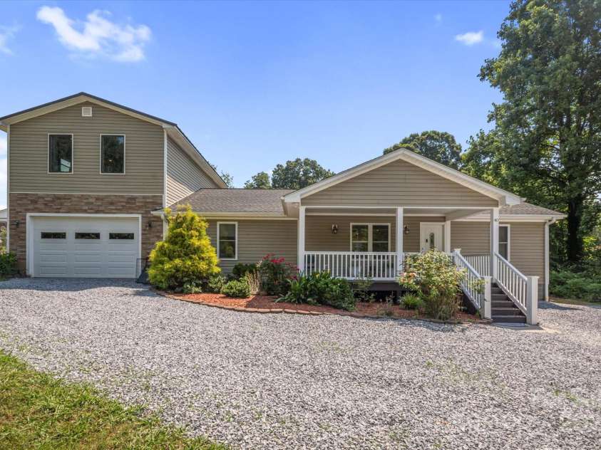 40 Alabama Avenue, Marion, NC 28752.  MLS# CAR4277488, YatesRealty ID 6383. 