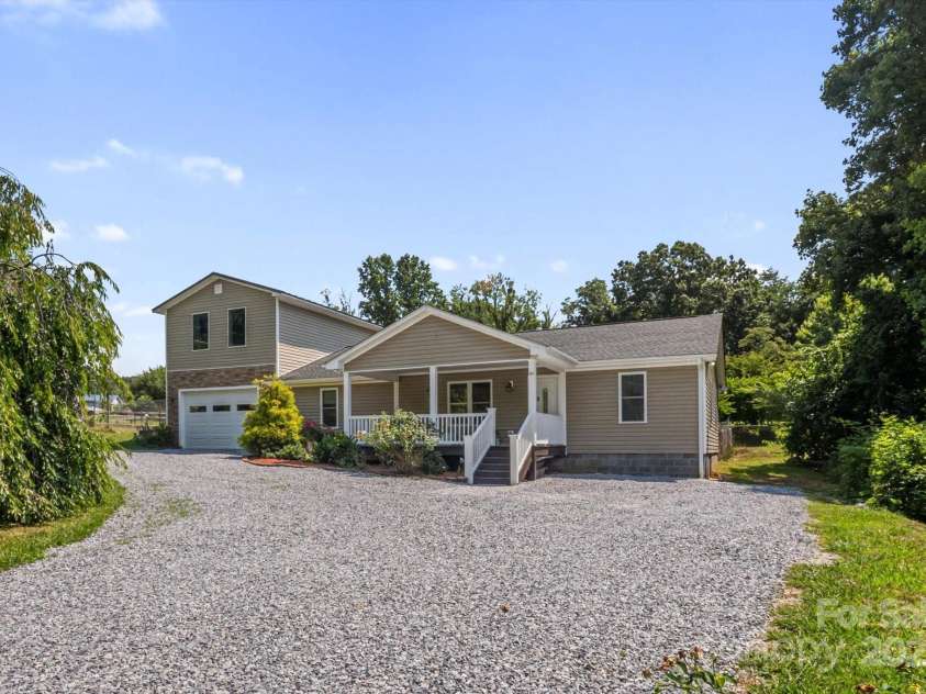 40 Alabama Avenue, Marion, NC 28752.  MLS# CAR4277488, YatesRealty ID 6383. 